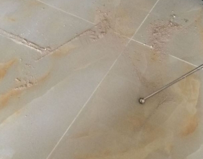 弋阳瓷砖空鼓维修公司分享粘合剂选择不当在瓷砖铺贴过程中可能导致以下问题